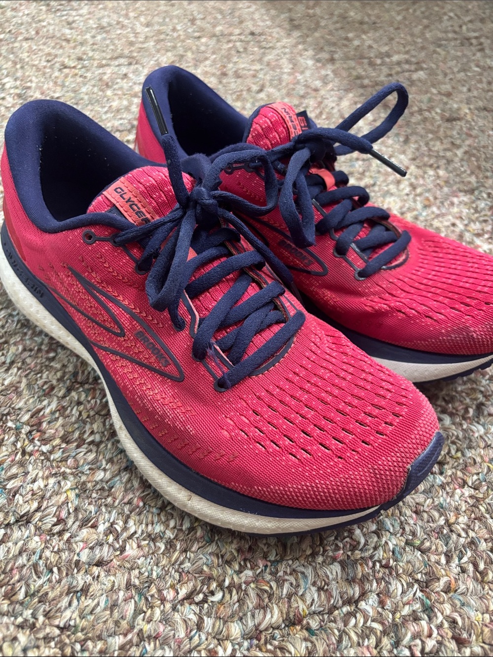 Women’s Brooks Glycerin 19 size 9 pink and blue